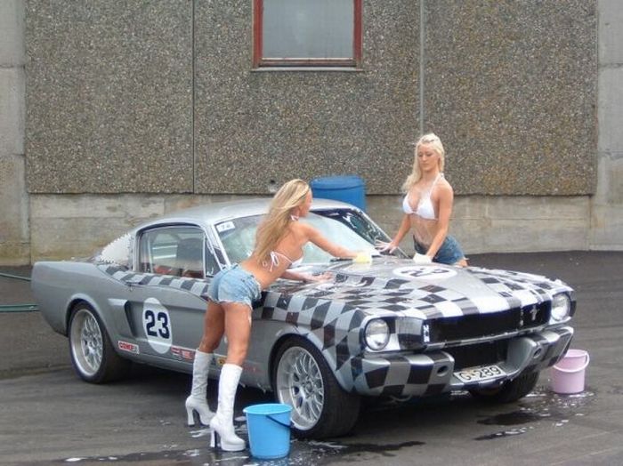 sexy_car_wash_girls_27.jpg