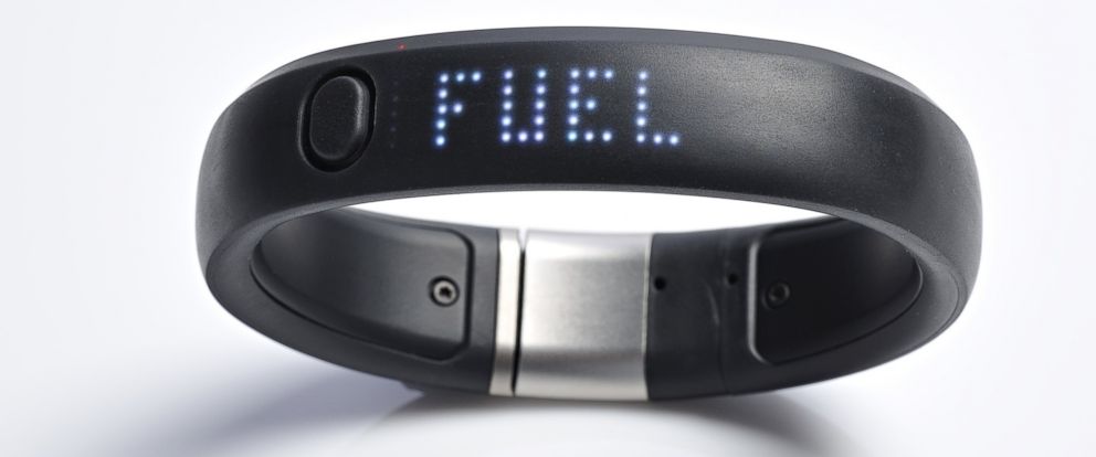GTY_nike_fuelband_jt_150728_12x5_992.jpg