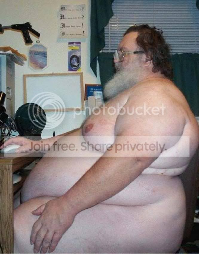 989523FatManAtComputer.jpg